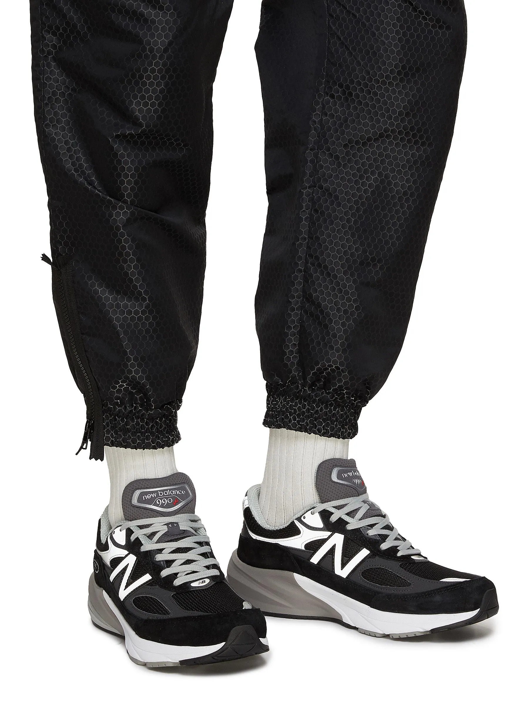 -----------NEW BALANCE ---- ------------ ----991 V6 Low Top Lace Up Sneakers --