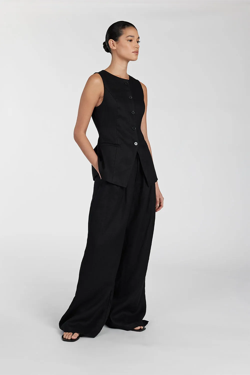 ALESSIA BLACK LINEN VEST