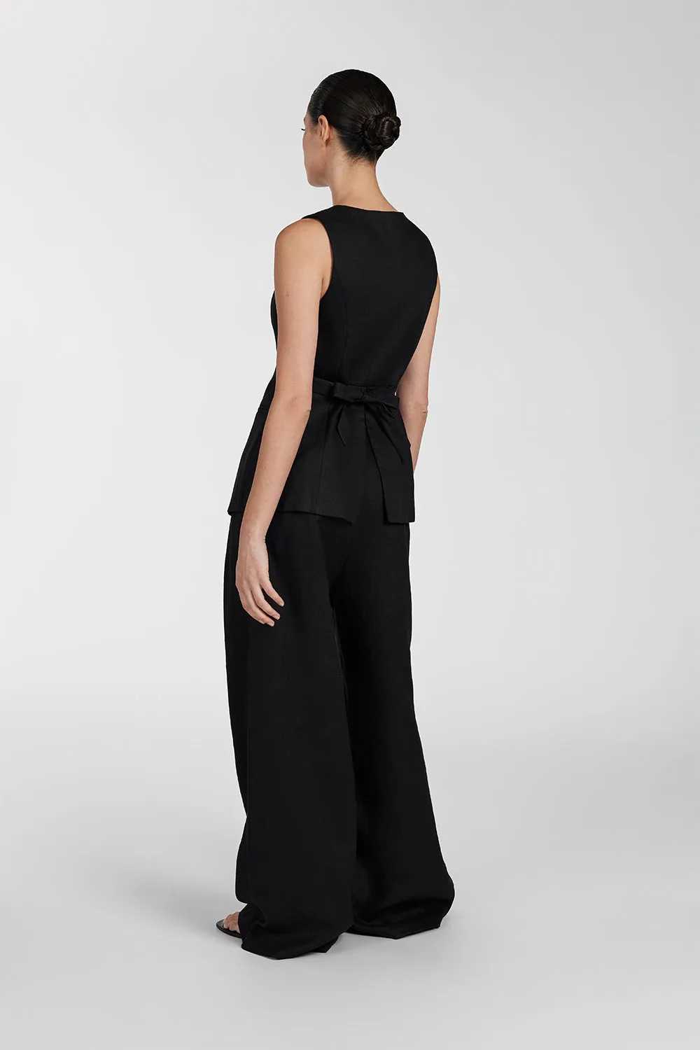 ALESSIA BLACK LINEN VEST