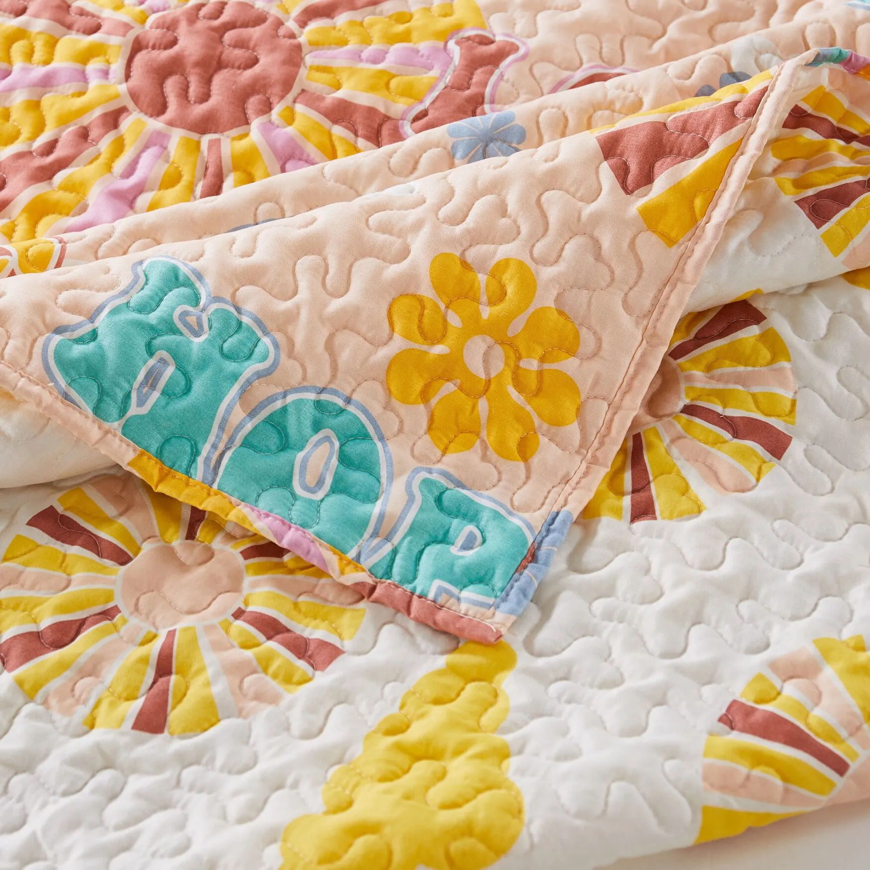 Cassidy Quilt and Pillow Sham Set