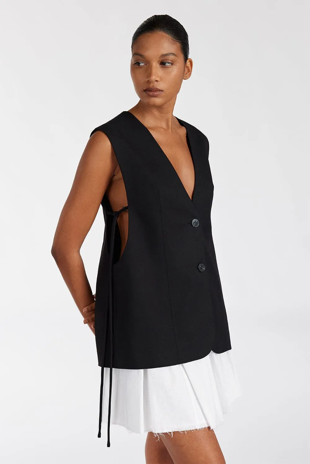 LISE BLACK LOW CUT VEST