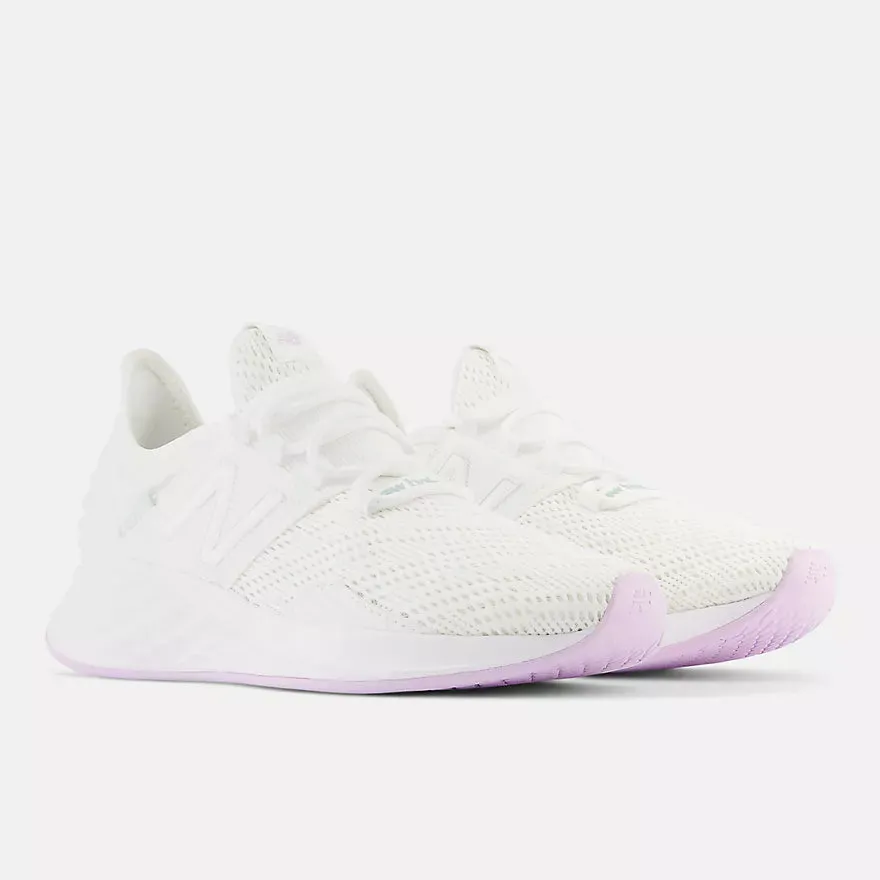 New Balance Women’s Fresh Foam Roav WROAVBW1 White Winter Fog Thistle