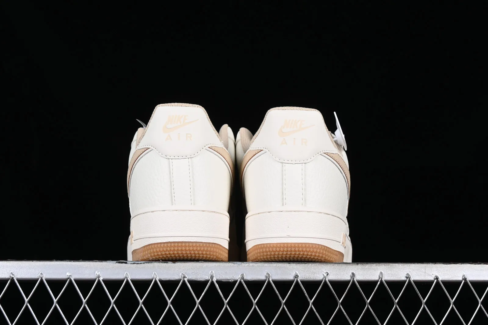 Nike Air Force 1 07 Low Beige Off White HD1689-105