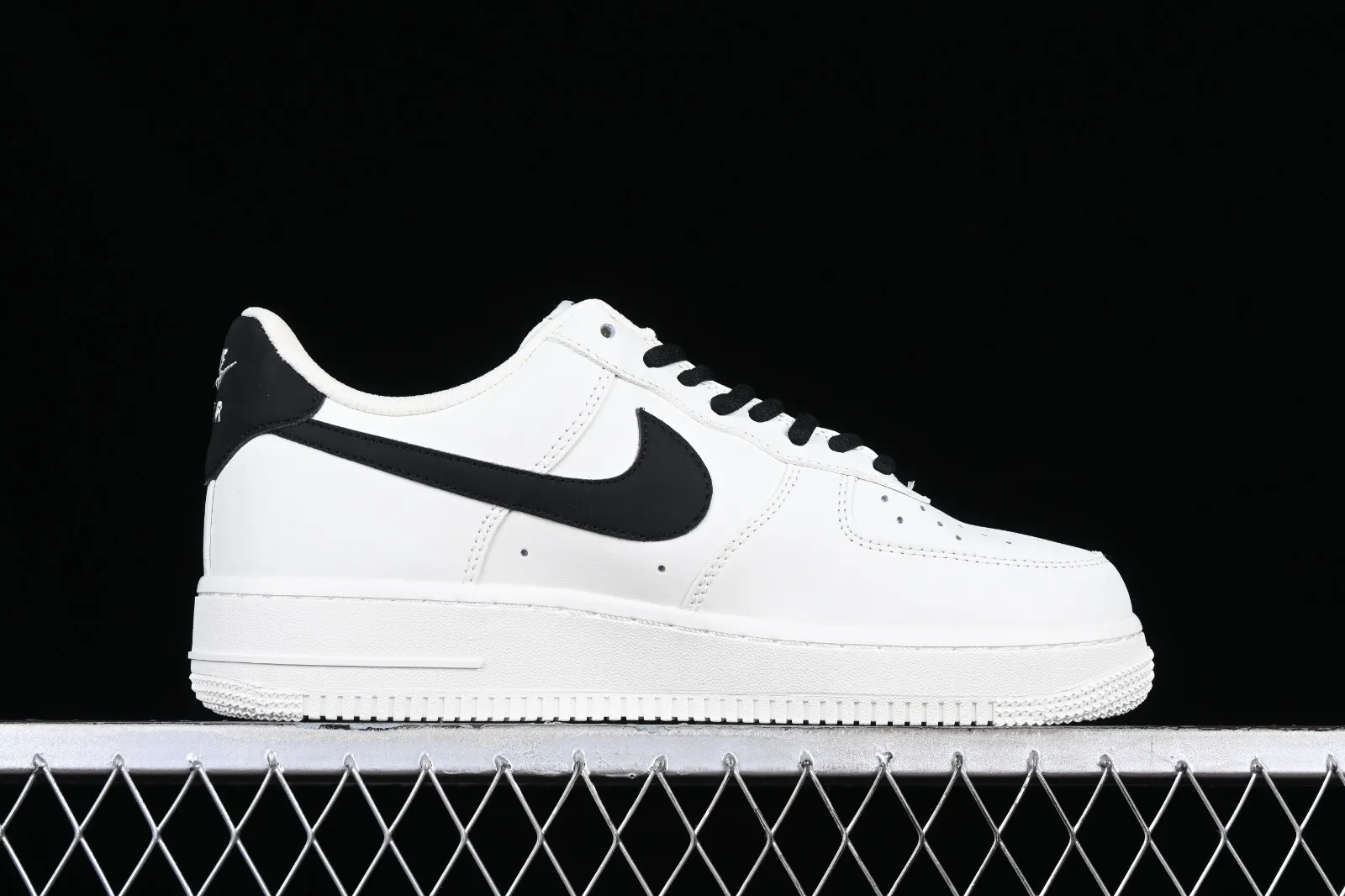 Nike Air Force 1 07 Low Black White CQ5059-221