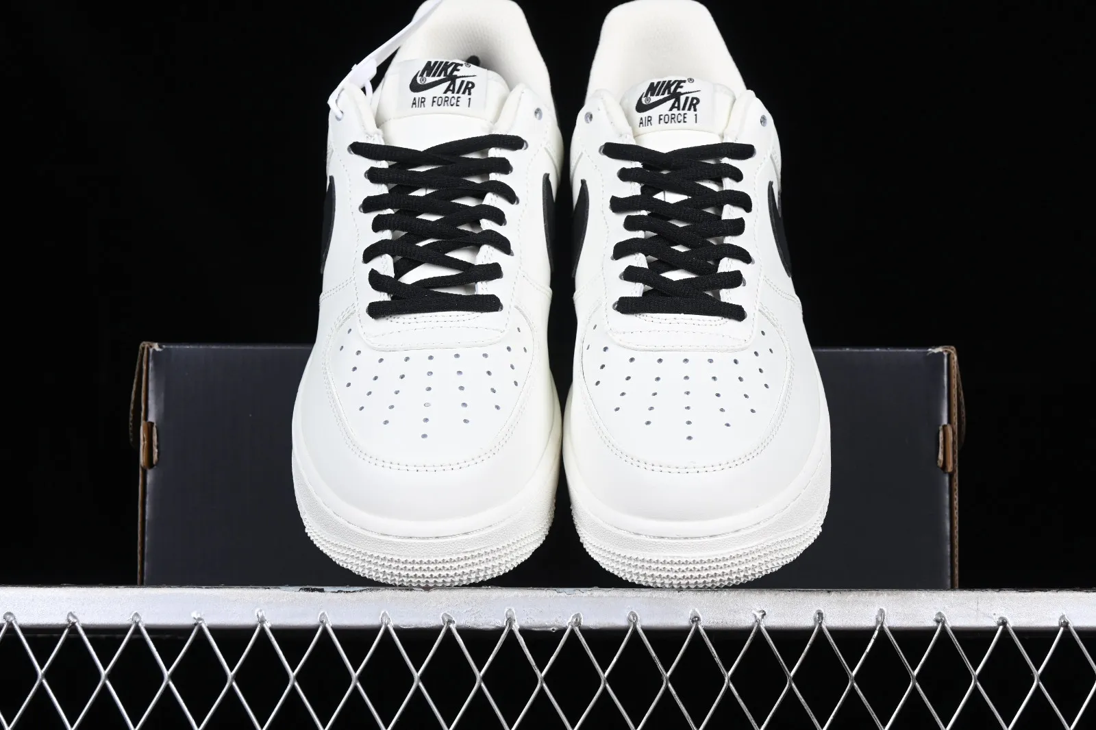 Nike Air Force 1 07 Low Black White CQ5059-221