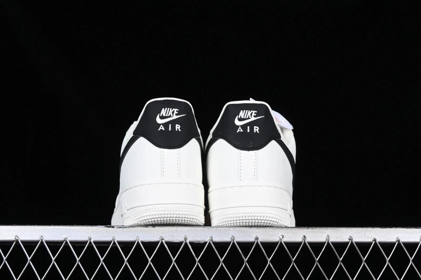 Nike Air Force 1 07 Low Black White CQ5059-221