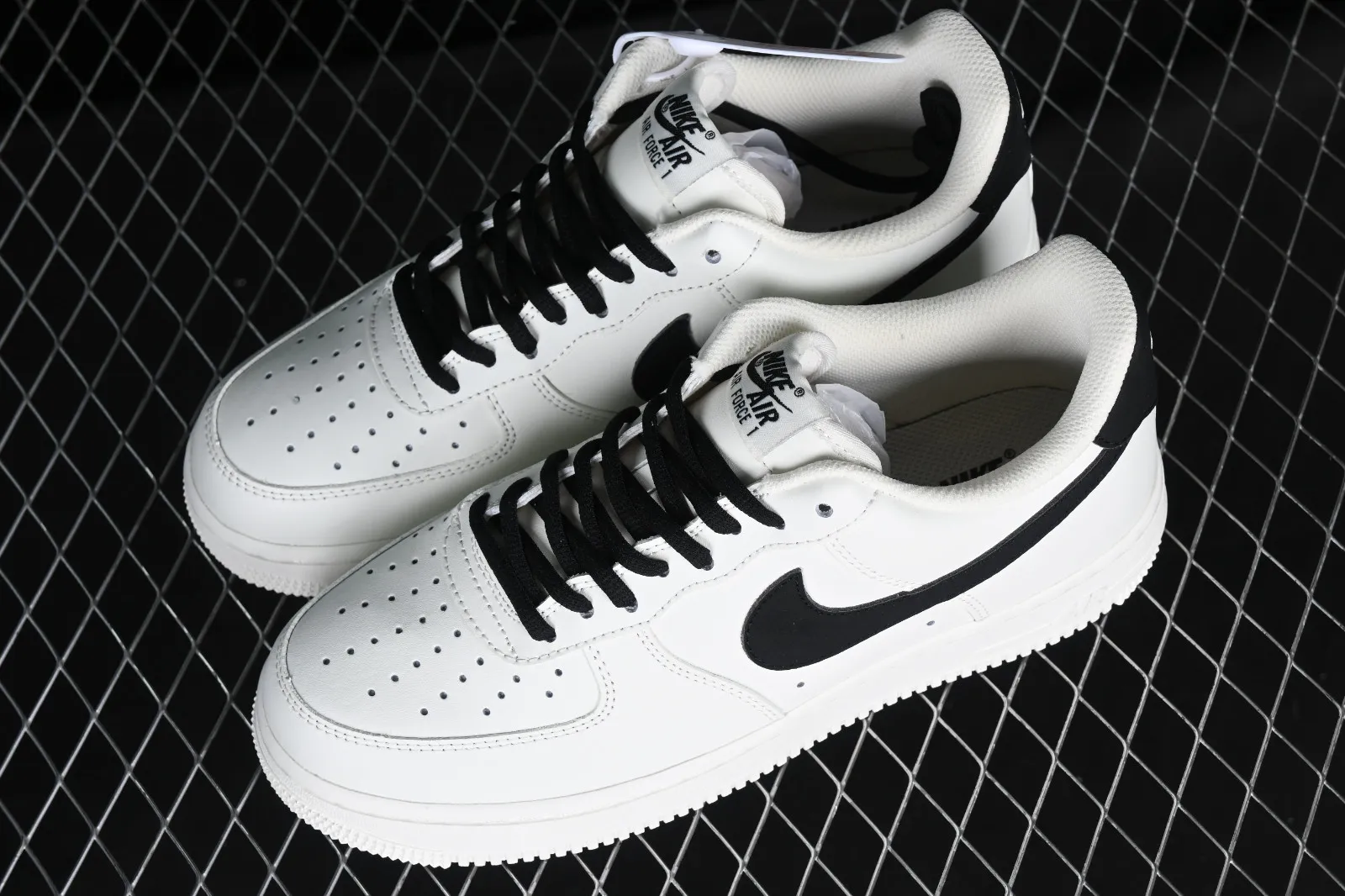 Nike Air Force 1 07 Low Black White CQ5059-221