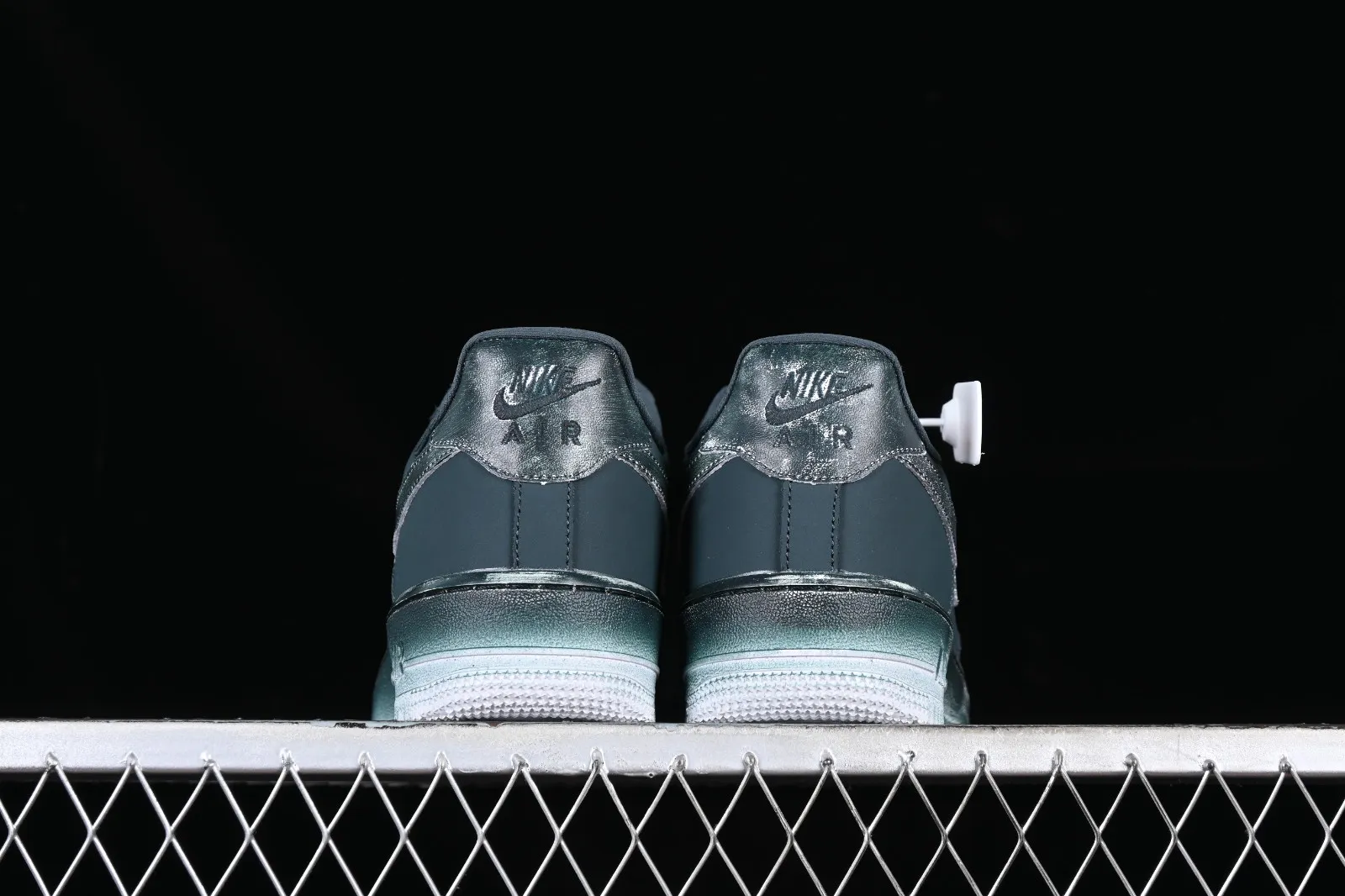 Nike Air Force 1 07 Low Dark Green White 315122-222