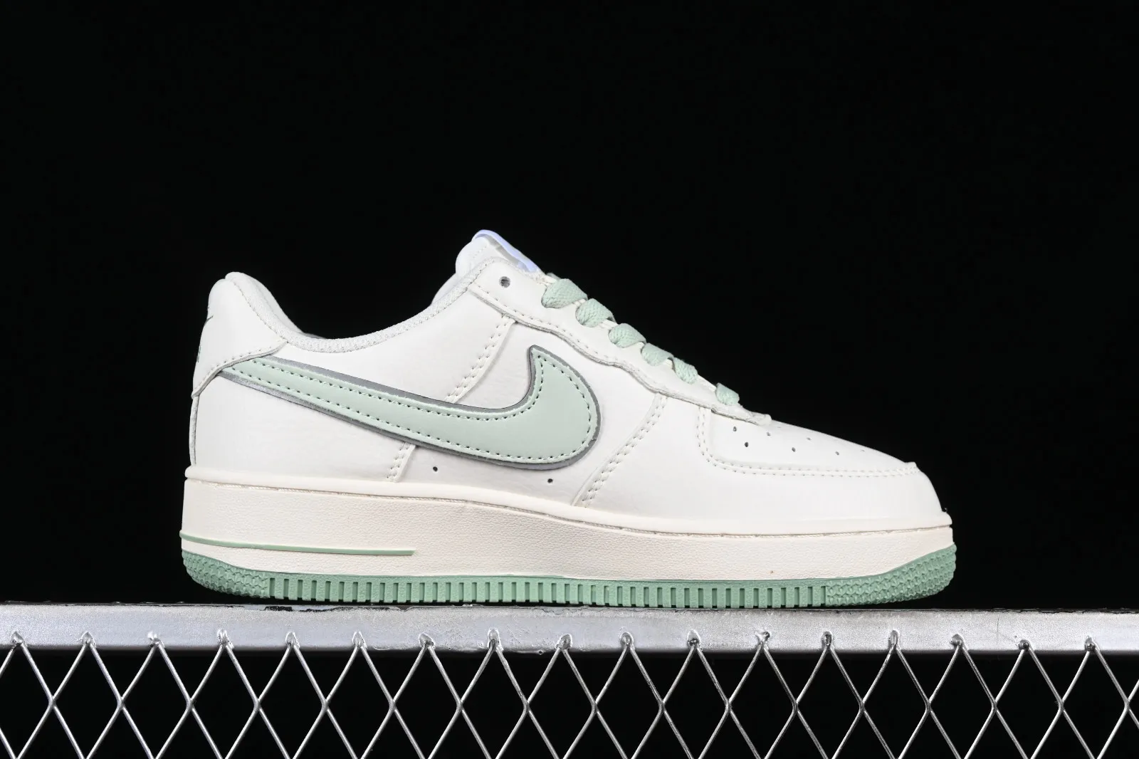 Nike Air Force 1 07 Low Hoops Off White Light Green HP2369-007