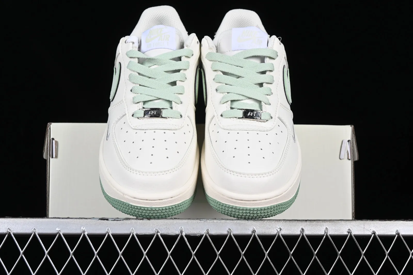 Nike Air Force 1 07 Low Hoops Off White Light Green HP2369-007