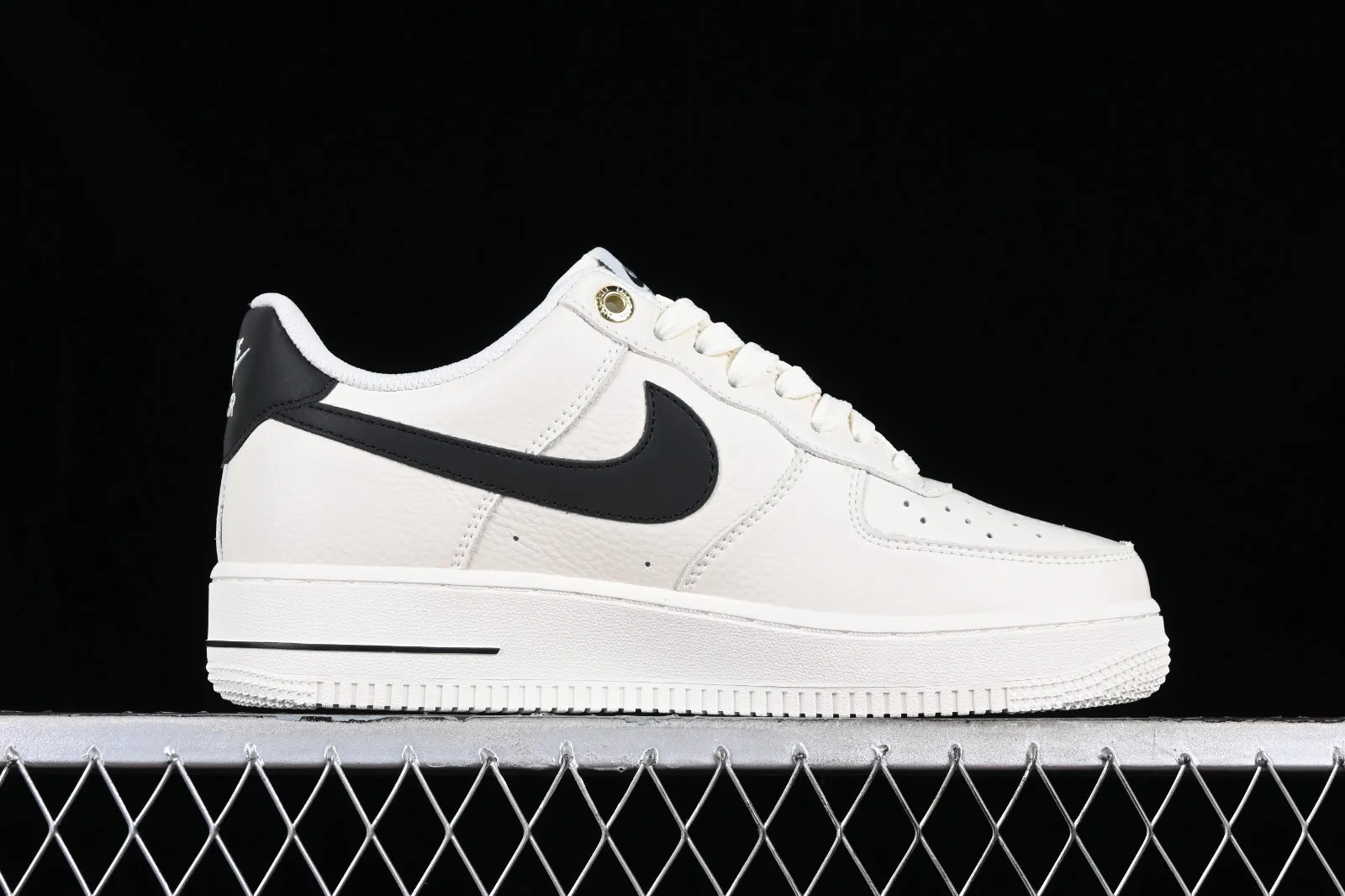 Nike Air Force 1 07 Low NAI-KE Off White Black NK0621-922