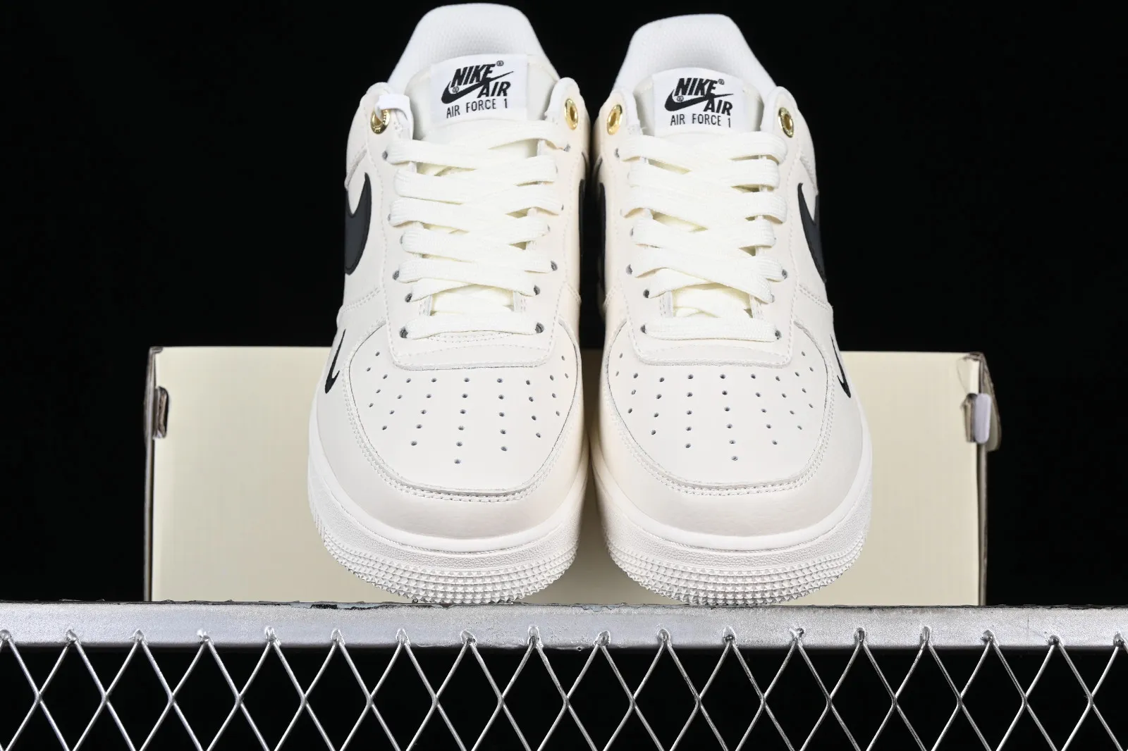 Nike Air Force 1 07 Low NAI-KE Off White Black NK0621-922