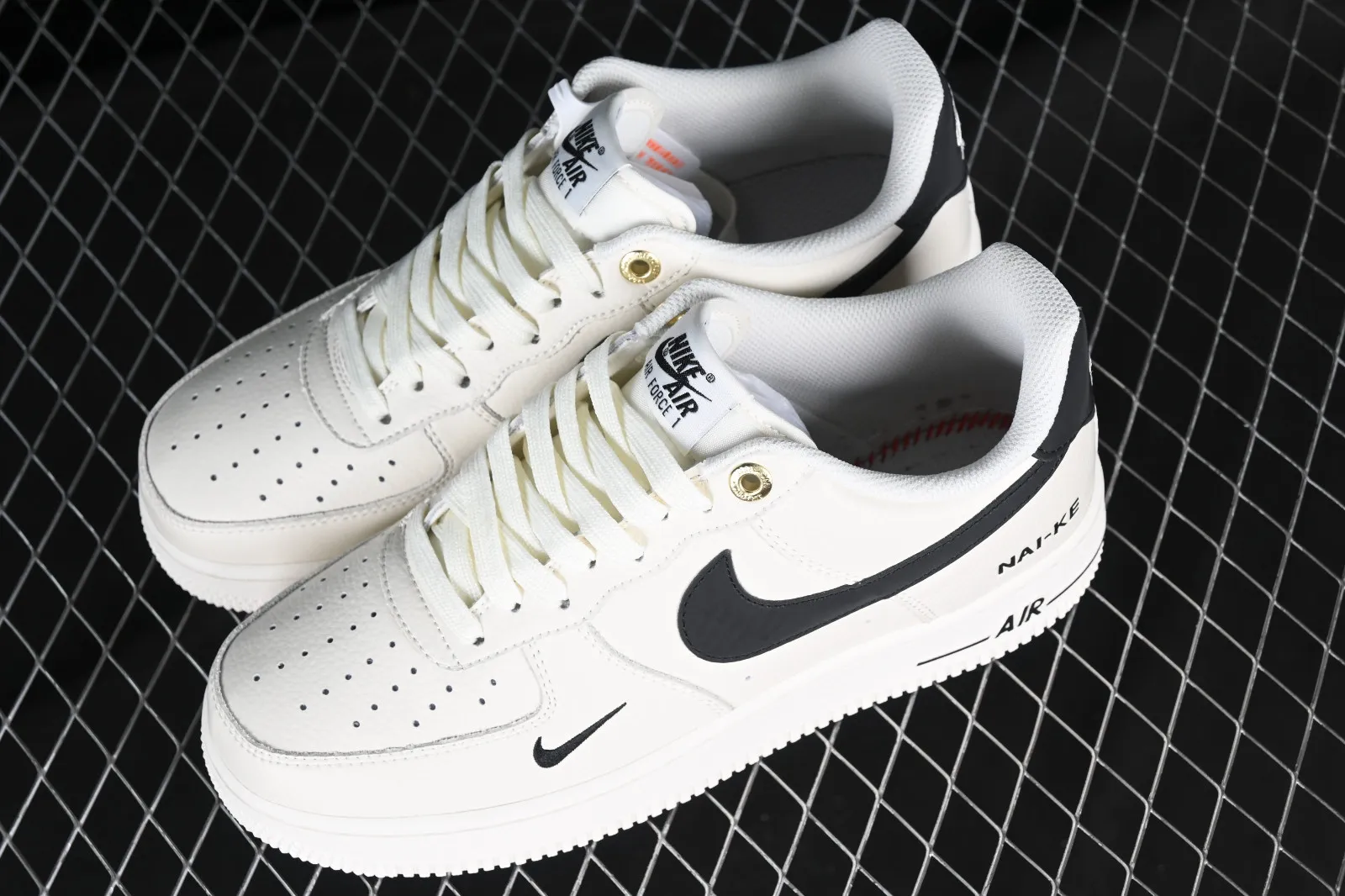 Nike Air Force 1 07 Low NAI-KE Off White Black NK0621-922