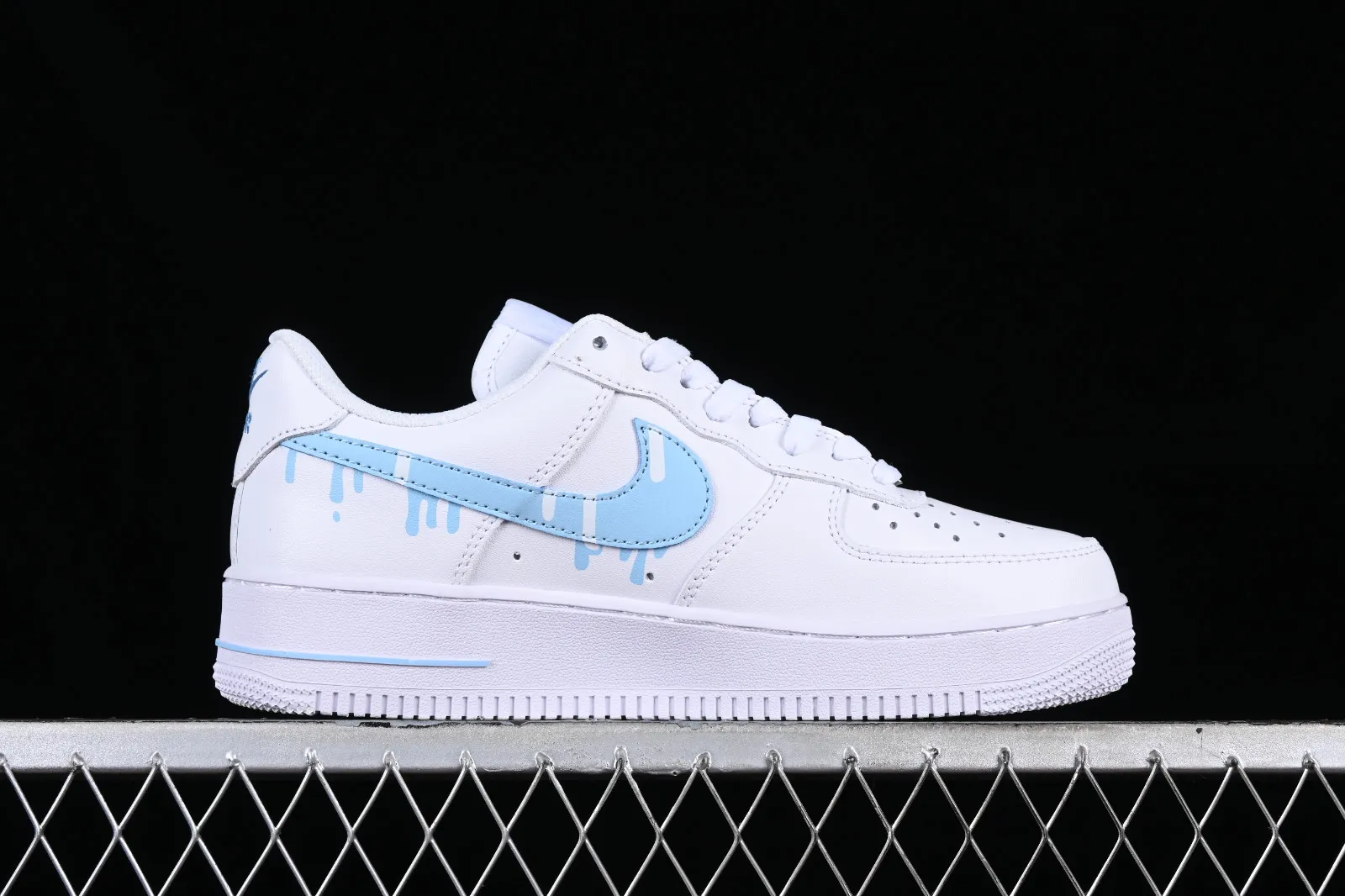 Nike Air Force 1 07 Low Supreme White Light Blue CW2288-005