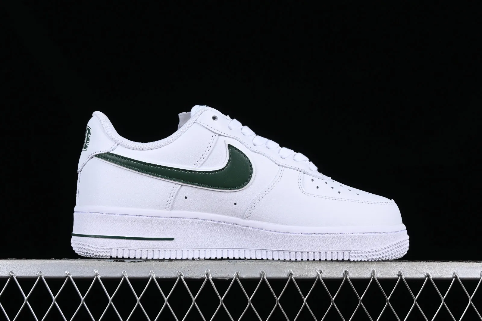 Nike Air Force 1 07 Low University Gold Green White AT2423-104