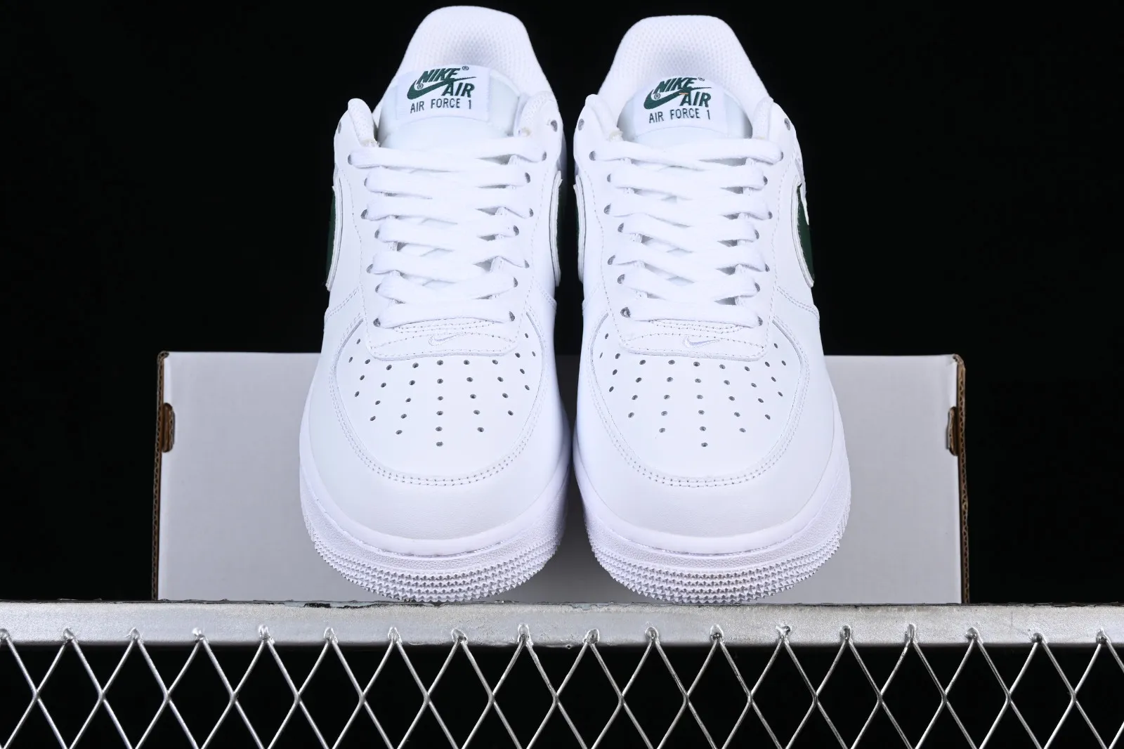 Nike Air Force 1 07 Low University Gold Green White AT2423-104