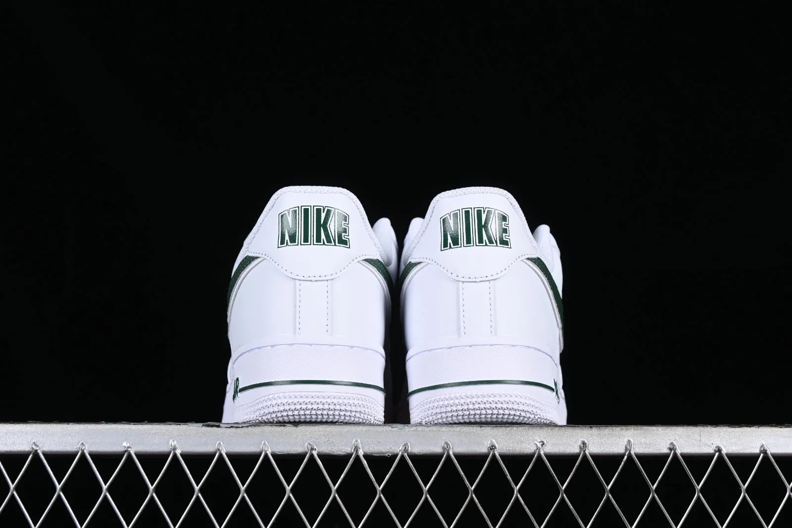 Nike Air Force 1 07 Low University Gold Green White AT2423-104