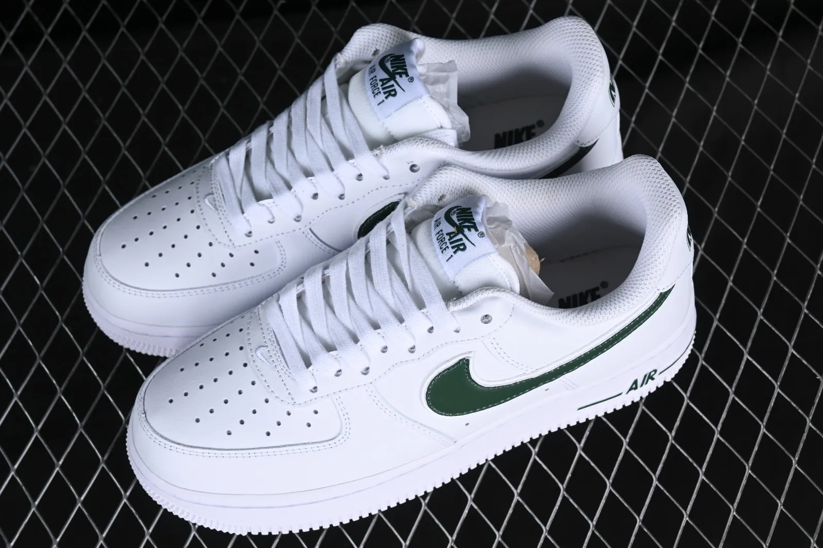 Nike Air Force 1 07 Low University Gold Green White AT2423-104