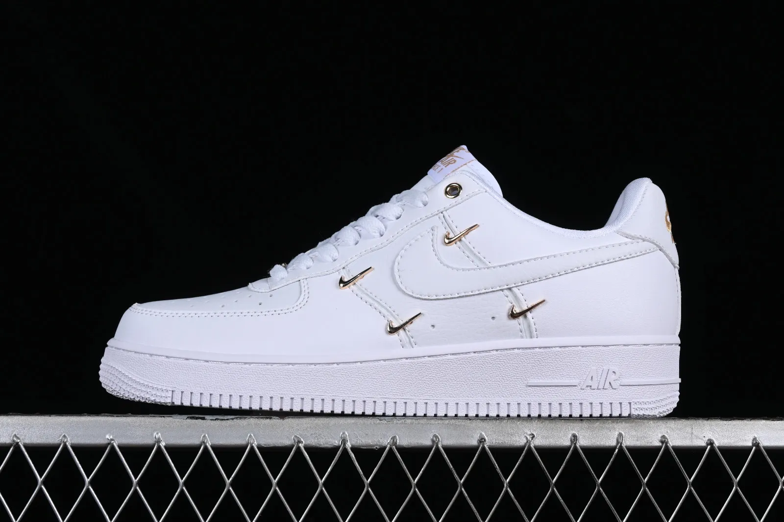 Nike Air Force 1 Low Sail White Metallic Gold FV3654-111