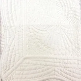 ZsaZsa & LoLLi White Quilt